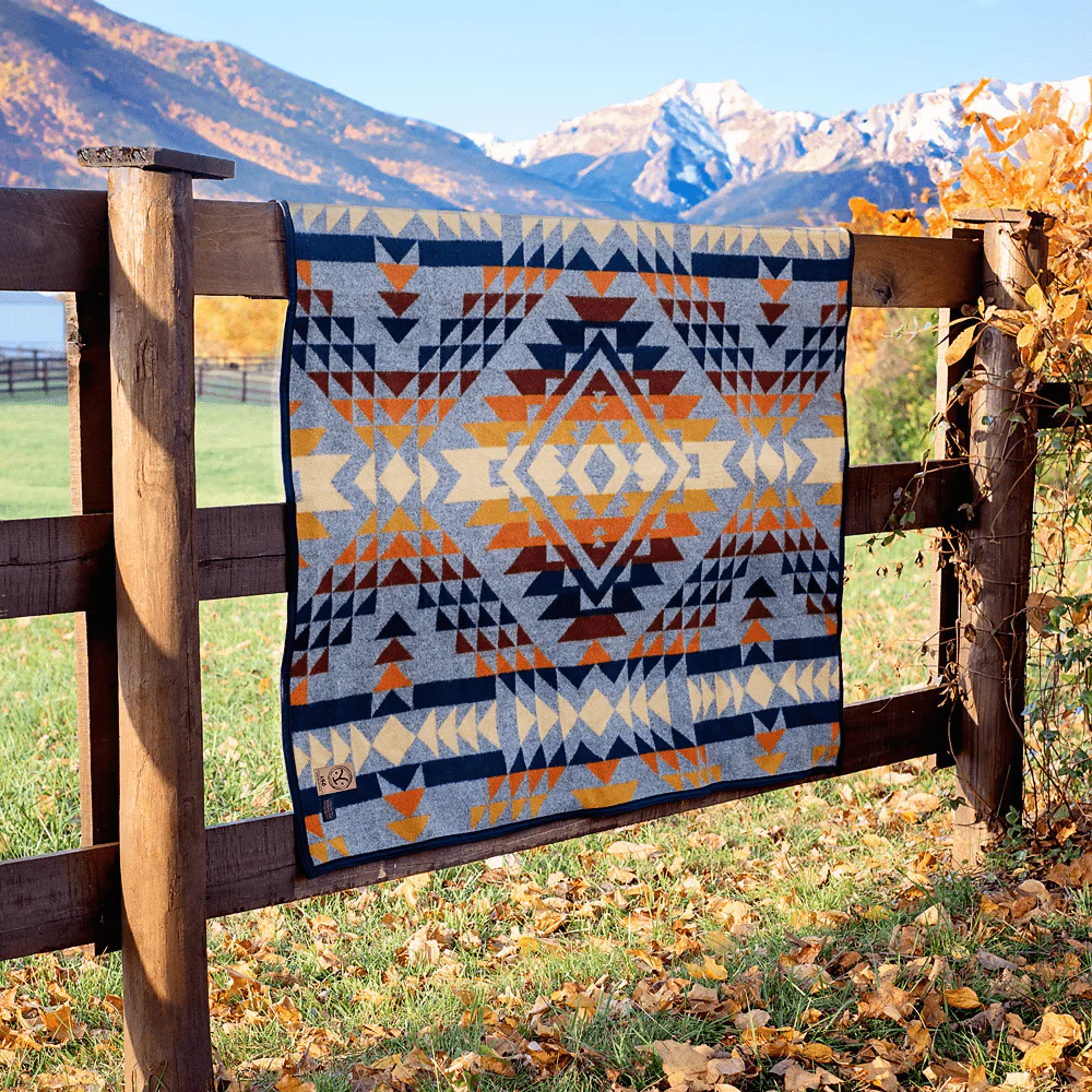 Yellowstone Exclusive Pendleton Blanket - Image 8